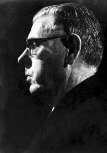 Portráid d'údar, portrait of author